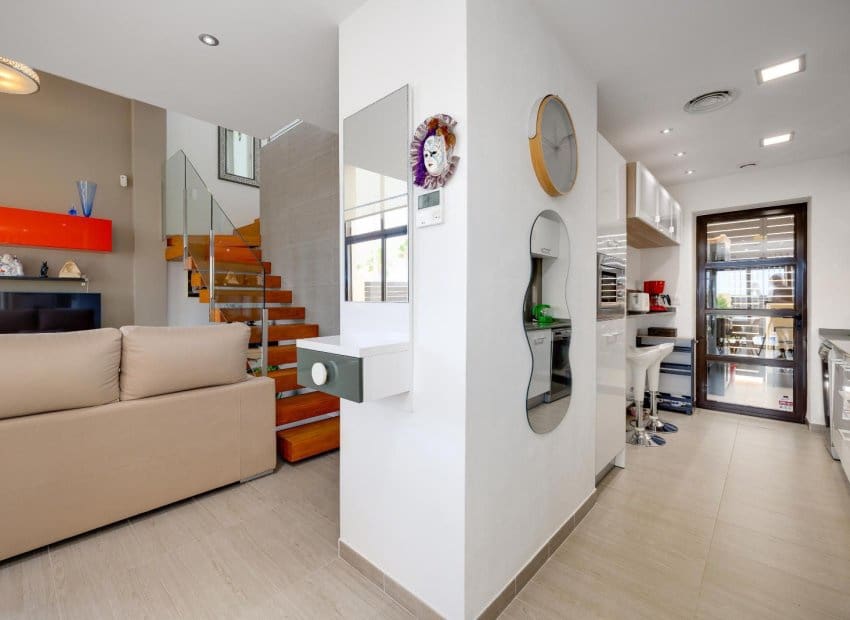3 soverom Villa til salgs i Ciudad Quesada med svømmebasseng - € 379 969 (Ref: 9996230)