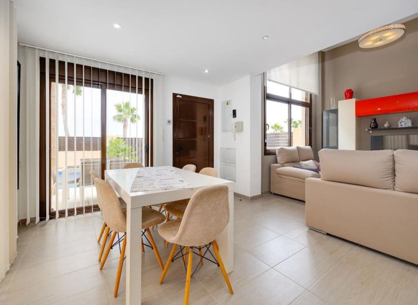 3 soverom Villa til salgs i Ciudad Quesada med svømmebasseng - € 379 969 (Ref: 9996230)