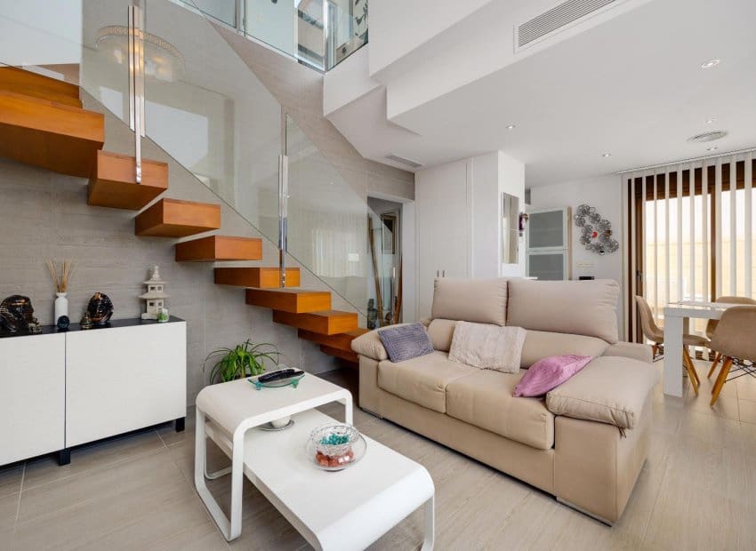 3 soverom Villa til salgs i Ciudad Quesada med svømmebasseng - € 379 969 (Ref: 9996230)