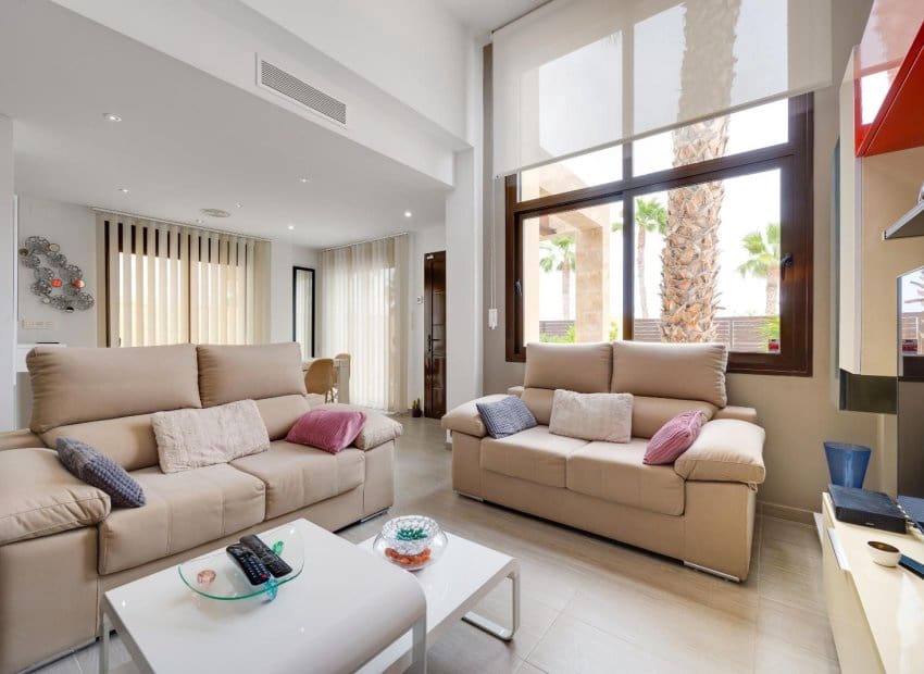 3 soverom Villa til salgs i Ciudad Quesada med svømmebasseng - € 379 969 (Ref: 9996230)
