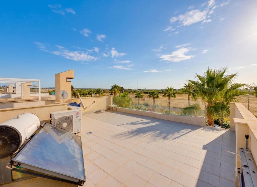 3 soverom Villa til salgs i Ciudad Quesada med svømmebasseng - € 379 969 (Ref: 9996230)