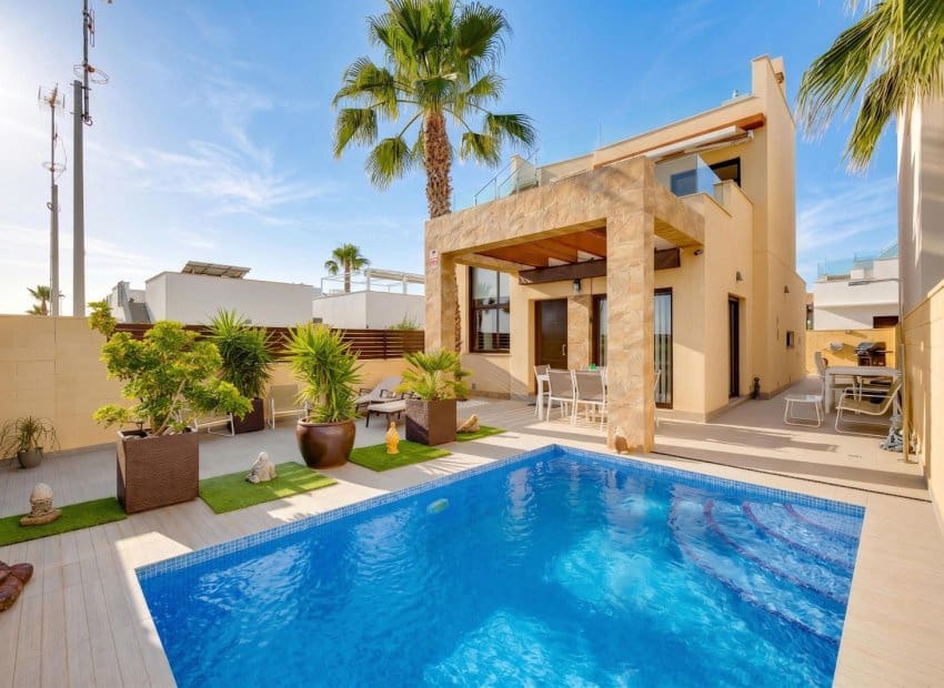 3 soverom Villa til salgs i Ciudad Quesada med svømmebasseng - € 379 969 (Ref: 9996230)