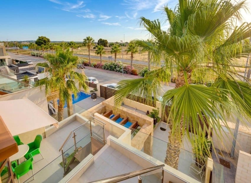 3 soverom Villa til salgs i Ciudad Quesada med svømmebasseng - € 379 969 (Ref: 9996230)