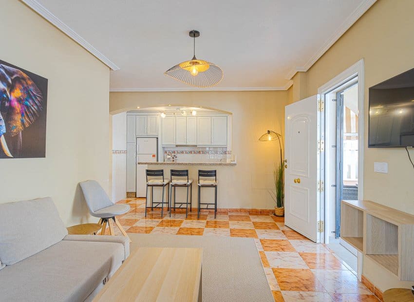 3 makuuhuone Omakotitalo myytävänä paikassa Orihuela Costa mukana uima-altaan - 269 900 € (Ref: 9996232)