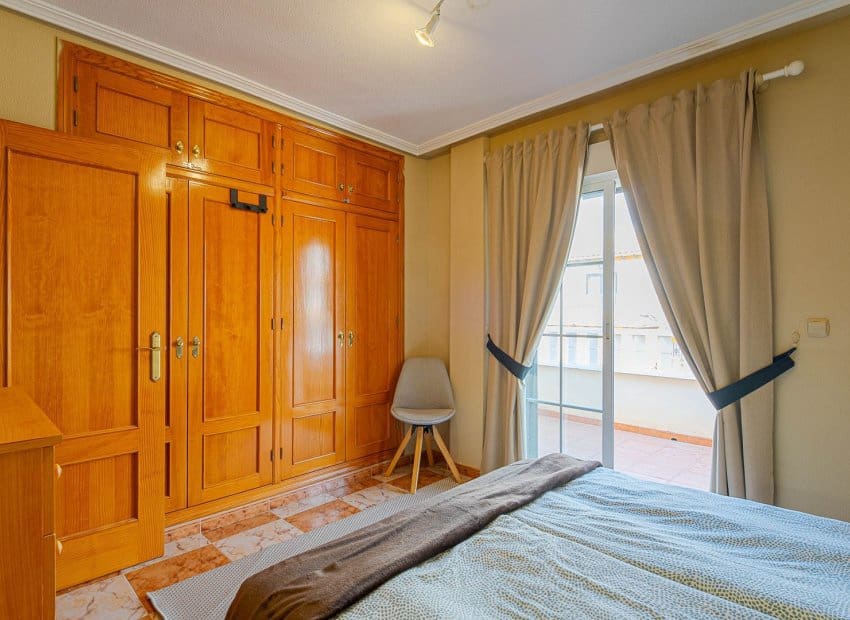 3 makuuhuone Omakotitalo myytävänä paikassa Orihuela Costa mukana uima-altaan - 269 900 € (Ref: 9996232)
