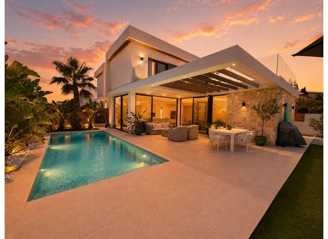 3 soveværelse Villa til salg i Lomas de Cabo Roig - Los Dolses, Orihuela med swimmingpool - € 749.000 (Ref: 9996234)