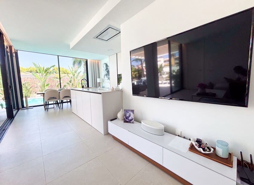 3 slaapkamer Villa te koop in Orihuela Costa met zwembad - € 749.000 (Ref: 9996234)