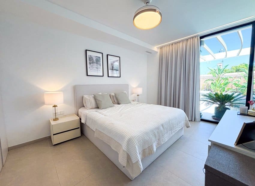 3 slaapkamer Villa te koop in Orihuela Costa met zwembad - € 749.000 (Ref: 9996234)