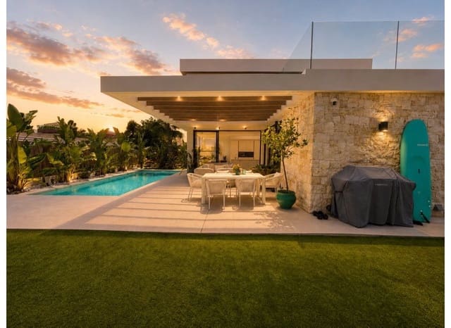 3 soveværelse Villa til salg i Lomas de Cabo Roig - Los Dolses, Orihuela med swimmingpool - € 749.000 (Ref: 9996234)