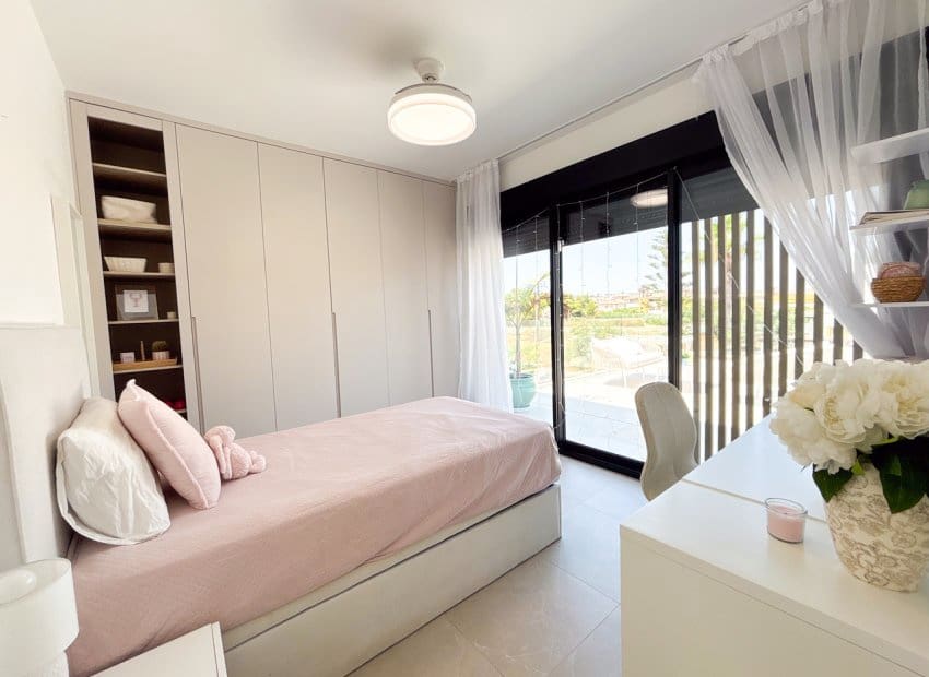3 slaapkamer Villa te koop in Orihuela Costa met zwembad - € 749.000 (Ref: 9996234)