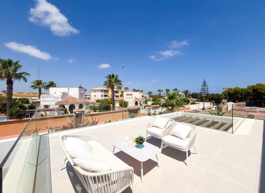 3 slaapkamer Villa te koop in Orihuela Costa met zwembad - € 749.000 (Ref: 9996234)