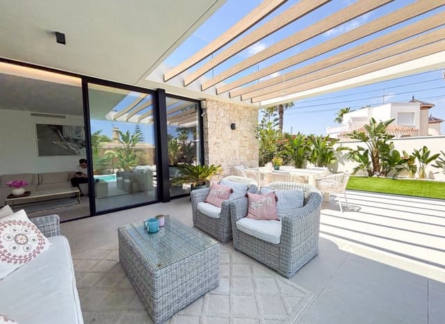 3 soveværelse Villa til salg i Lomas de Cabo Roig - Los Dolses, Orihuela med swimmingpool - € 749.000 (Ref: 9996234)