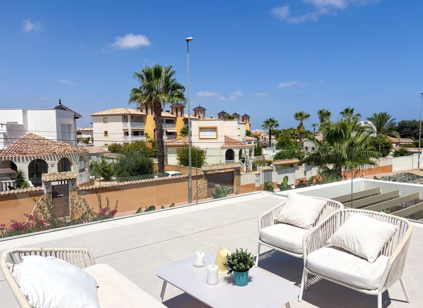3 slaapkamer Villa te koop in Orihuela Costa met zwembad - € 749.000 (Ref: 9996234)