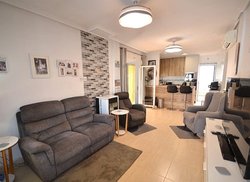 3 makuuhuone Huvila myytävänä paikassa Sucina mukana uima-altaan - 249 500 € (Ref: 9996236)