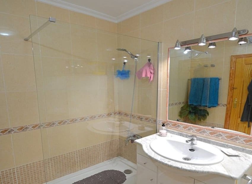 3 makuuhuone Huvila myytävänä paikassa Sucina mukana uima-altaan - 249 500 € (Ref: 9996236)