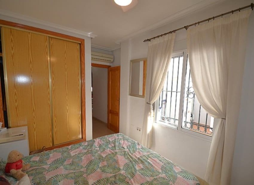 3 makuuhuone Huvila myytävänä paikassa Sucina mukana uima-altaan - 249 500 € (Ref: 9996236)
