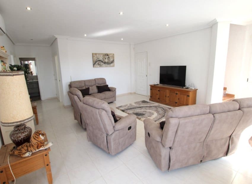 5 slaapkamer Villa te koop in Campoamor met zwembad - € 540.000 (Ref: 9996237)