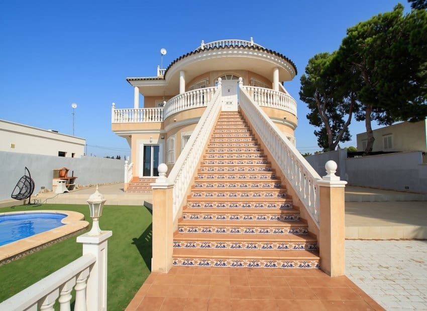 5 slaapkamer Villa te koop in Campoamor met zwembad - € 540.000 (Ref: 9996237)