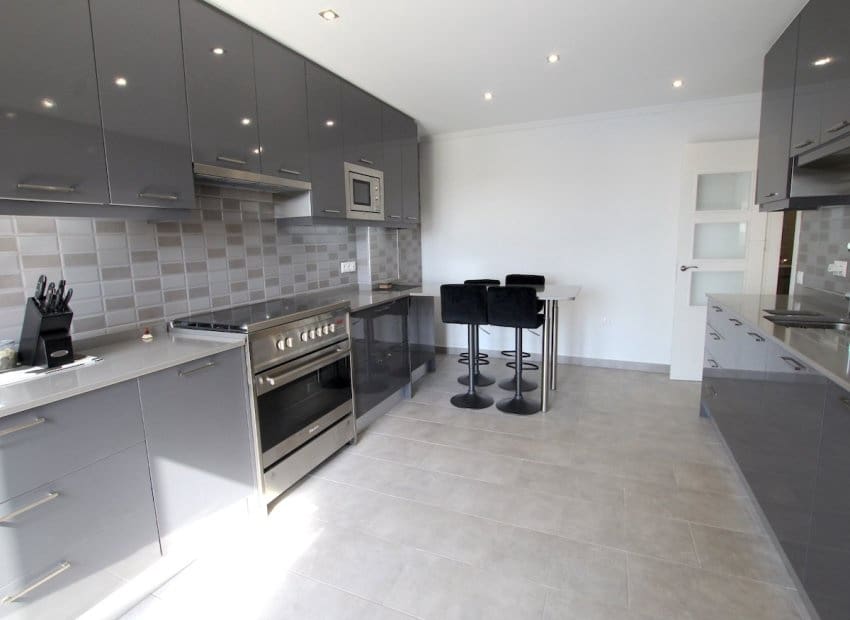 5 slaapkamer Villa te koop in Campoamor met zwembad - € 540.000 (Ref: 9996237)