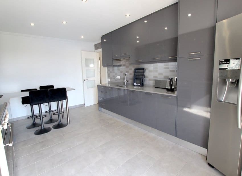 5 slaapkamer Villa te koop in Campoamor met zwembad - € 540.000 (Ref: 9996237)