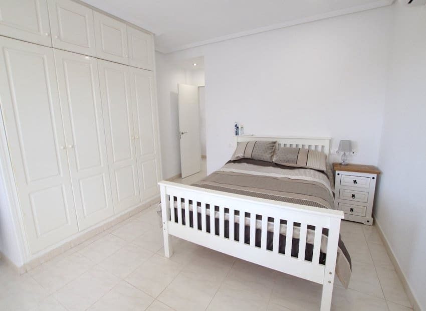 5 slaapkamer Villa te koop in Campoamor met zwembad - € 540.000 (Ref: 9996237)