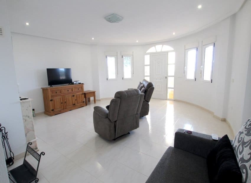 5 slaapkamer Villa te koop in Campoamor met zwembad - € 540.000 (Ref: 9996237)