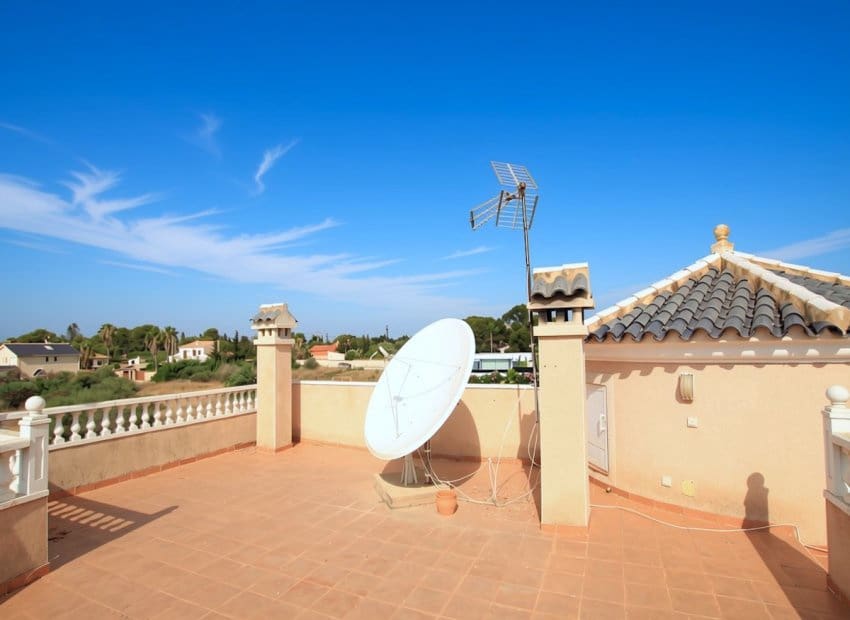 5 slaapkamer Villa te koop in Campoamor met zwembad - € 540.000 (Ref: 9996237)