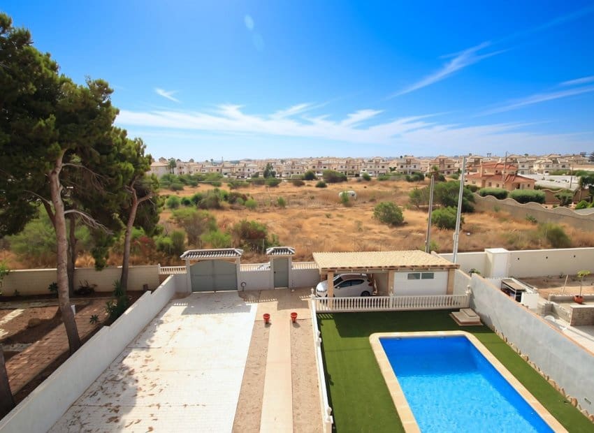 5 slaapkamer Villa te koop in Campoamor met zwembad - € 540.000 (Ref: 9996237)
