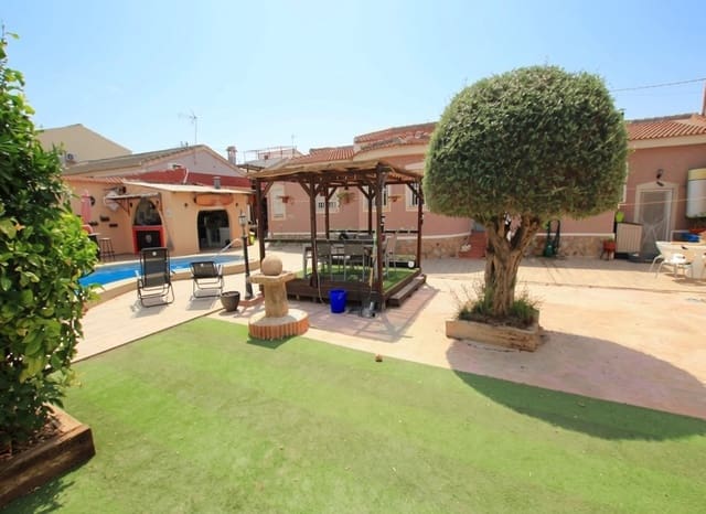 4 soveværelse Villa til salg i Benijófar med swimmingpool - € 369.950 (Ref: 9996238)