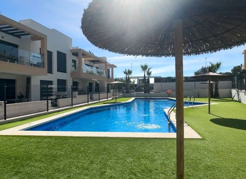 2 sypialnia Apartament na sprzedaż w Orihuela Costa z basenem - 319 000 € (Ref: 9996332)