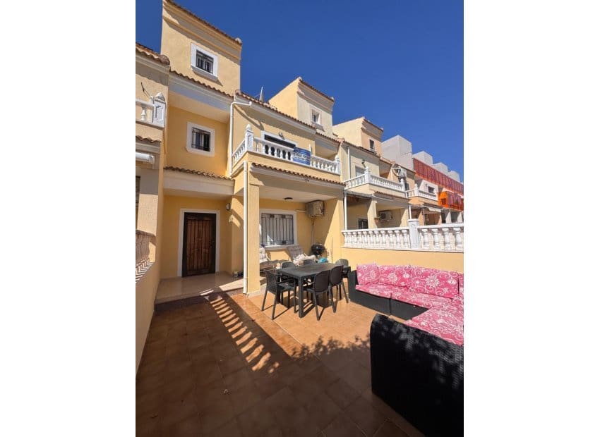 3 sypialnia Dom na sprzedaż w Dehesa de Campoamor z basenem - 229 995 € (Ref: 9997880)