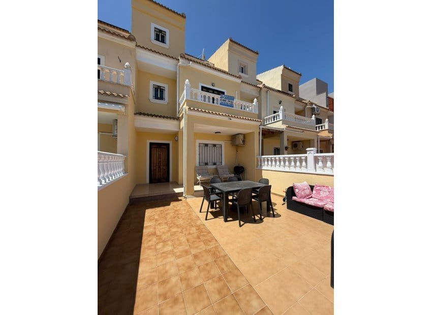 3 sypialnia Dom na sprzedaż w Dehesa de Campoamor z basenem - 229 995 € (Ref: 9997880)