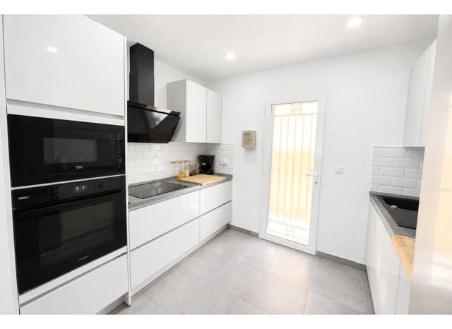 3 soverom Hus til salgs i Dehesa de Campoamor, Orihuela med svømmebasseng - € 229 995 (Ref: 9997880)