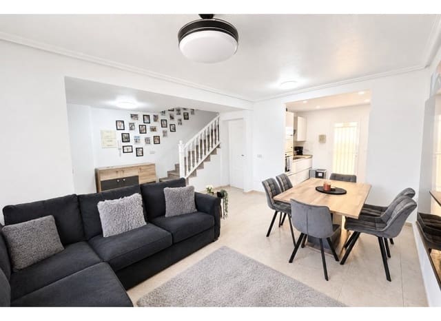 3 soverom Hus til salgs i Dehesa de Campoamor, Orihuela med svømmebasseng - € 229 995 (Ref: 9997880)