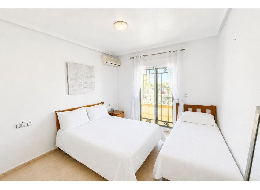 3 sypialnia Dom na sprzedaż w Dehesa de Campoamor z basenem - 229 995 € (Ref: 9997880)