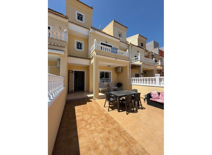 3 sypialnia Dom na sprzedaż w Dehesa de Campoamor z basenem - 229 995 € (Ref: 9997880)