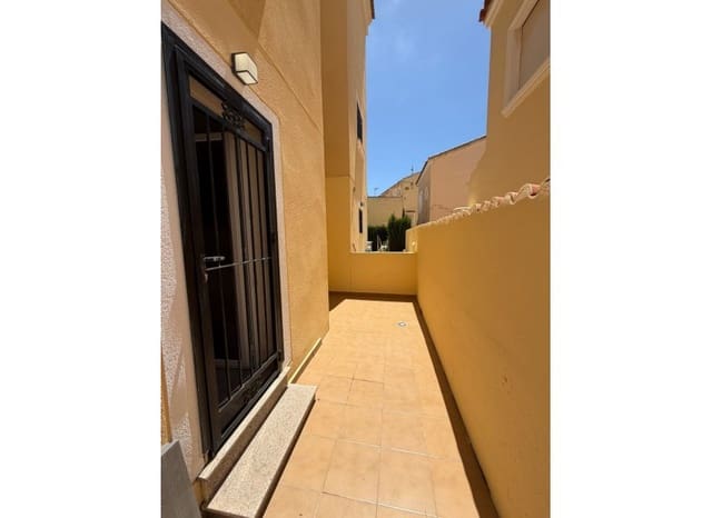 3 soverom Hus til salgs i Dehesa de Campoamor, Orihuela med svømmebasseng - € 229 995 (Ref: 9997880)