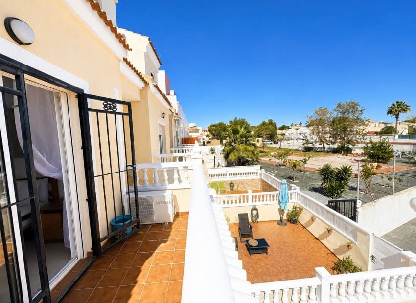 3 sypialnia Dom na sprzedaż w Dehesa de Campoamor z basenem - 229 995 € (Ref: 9997880)