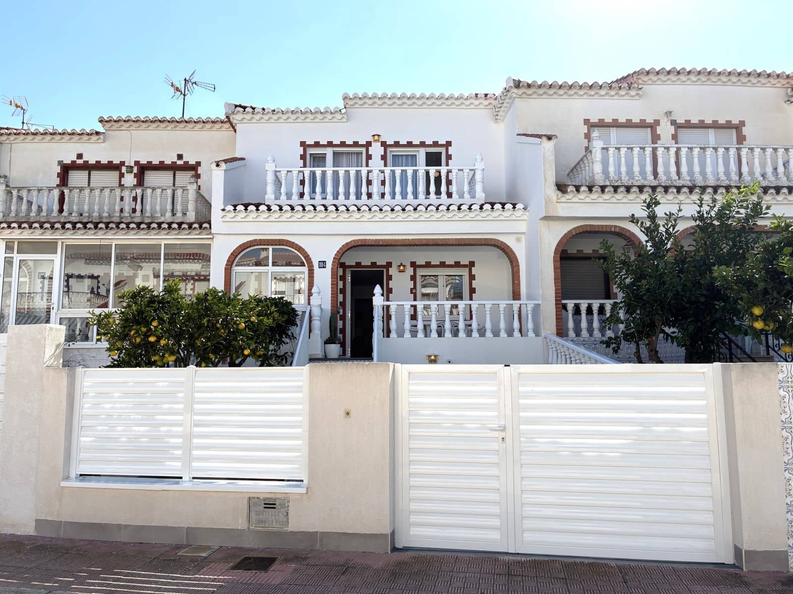3 sovrum Hus till salu i Torrevieja med pool garage - 279 000 € (Ref: 9743171)