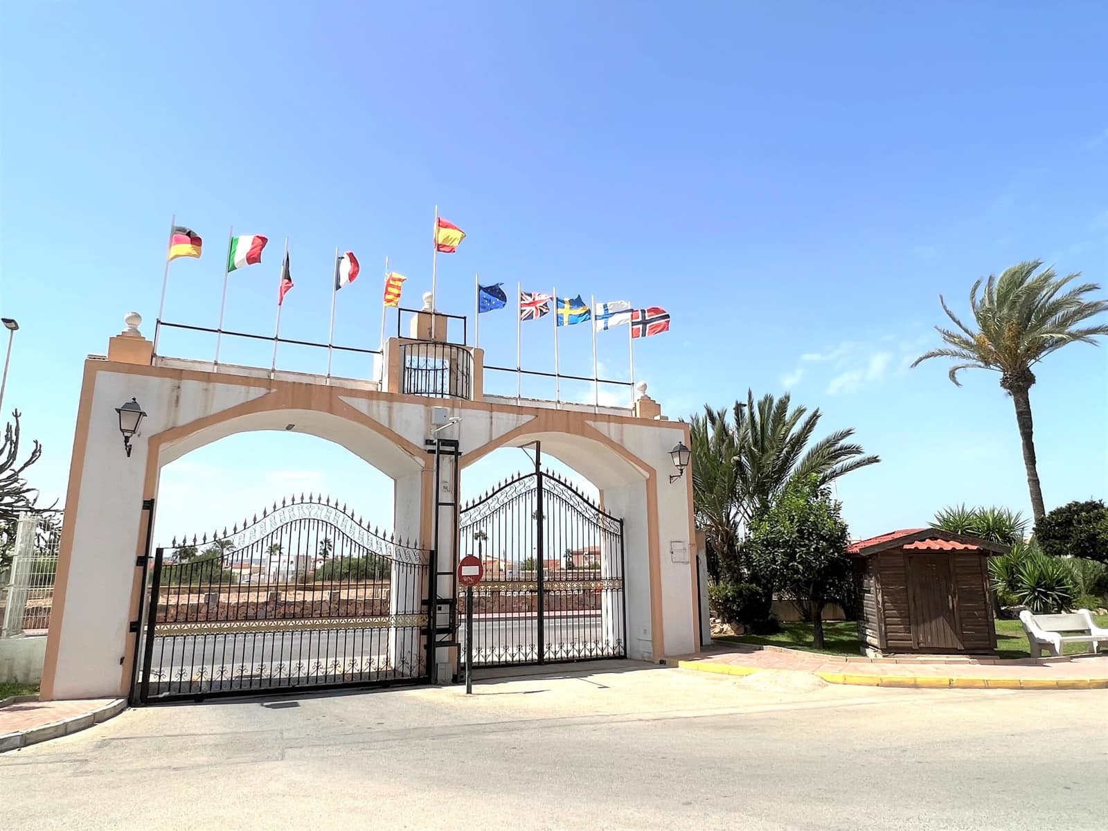 3 sovrum Hus till salu i Torrevieja med pool garage - 279 000 € (Ref: 9743171)