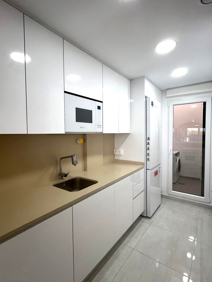 2 Zimmer Haus zu vermieten in Torrevieja mit Pool - 1.600 € (Ref: 9743995)