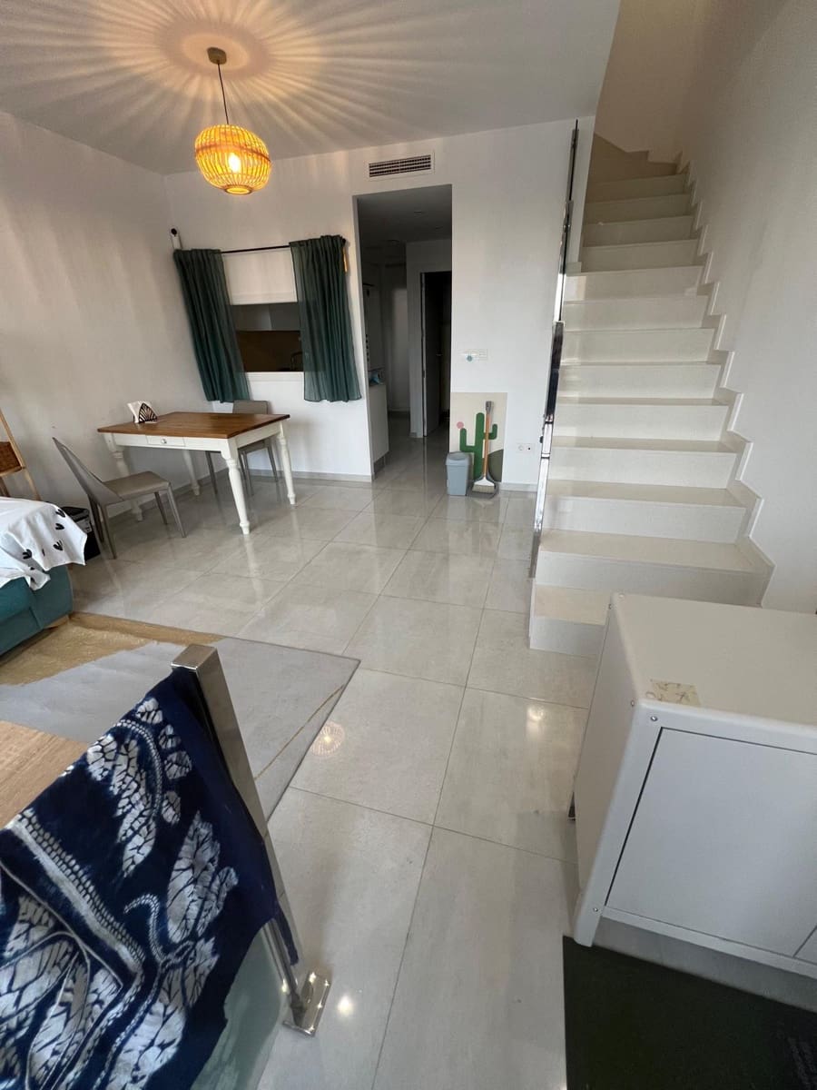 2 Zimmer Haus zu vermieten in Torrevieja mit Pool - 1.600 € (Ref: 9743995)