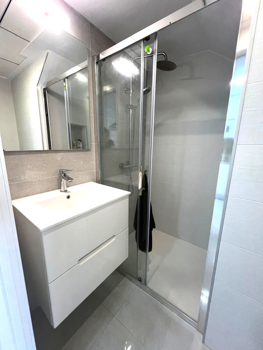 2 Zimmer Haus zu vermieten in Torrevieja mit Pool - 1.600 € (Ref: 9743995)