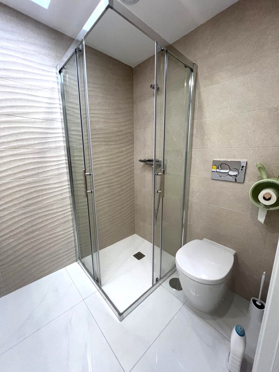 2 Zimmer Haus zu vermieten in Torrevieja mit Pool - 1.600 € (Ref: 9743995)