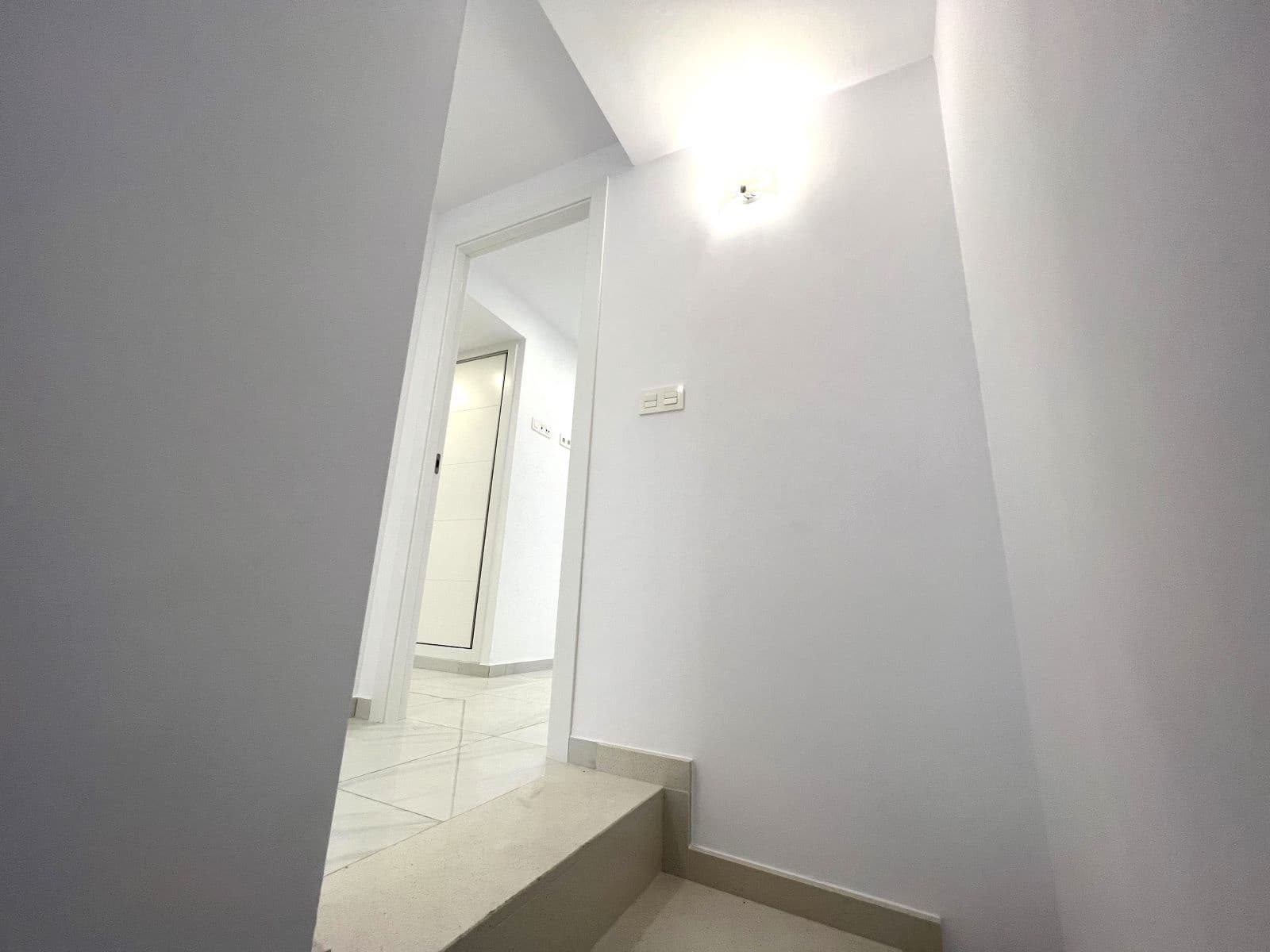 2 Zimmer Haus zu vermieten in Torrevieja mit Pool - 1.600 € (Ref: 9743995)