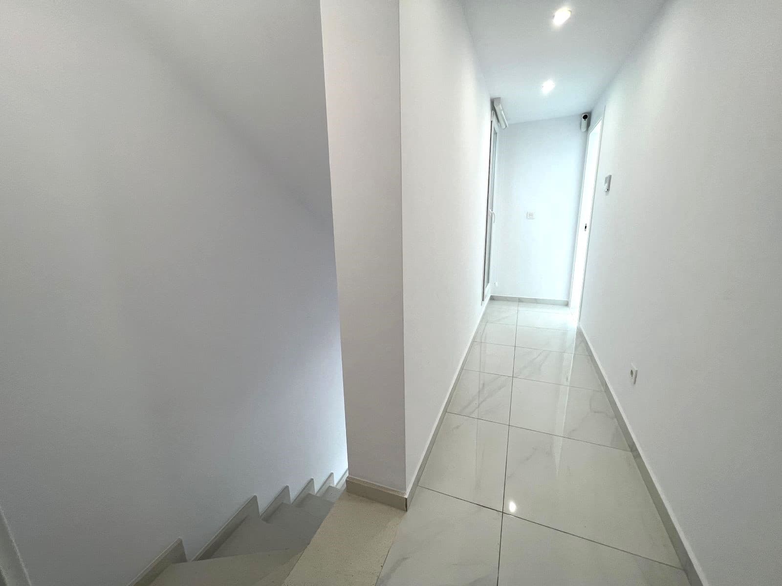 2 Zimmer Haus zu vermieten in Torrevieja mit Pool - 1.600 € (Ref: 9743995)