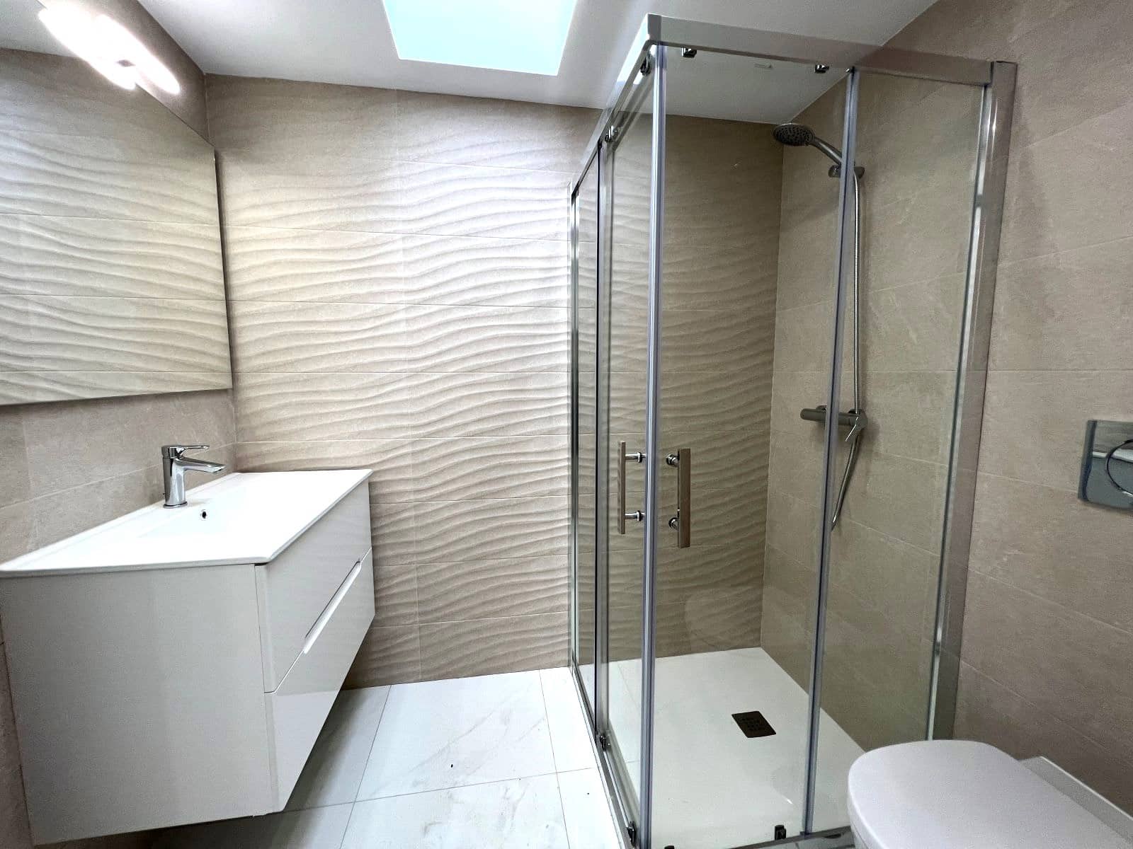 2 Zimmer Haus zu vermieten in Torrevieja mit Pool - 1.600 € (Ref: 9743995)