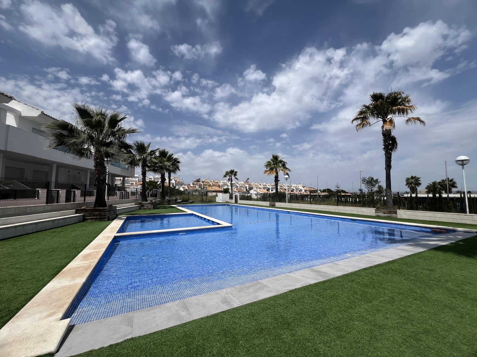 2 bedroom Townhouse for rent in Torrevieja - € 1,400 (Ref: 9743995)