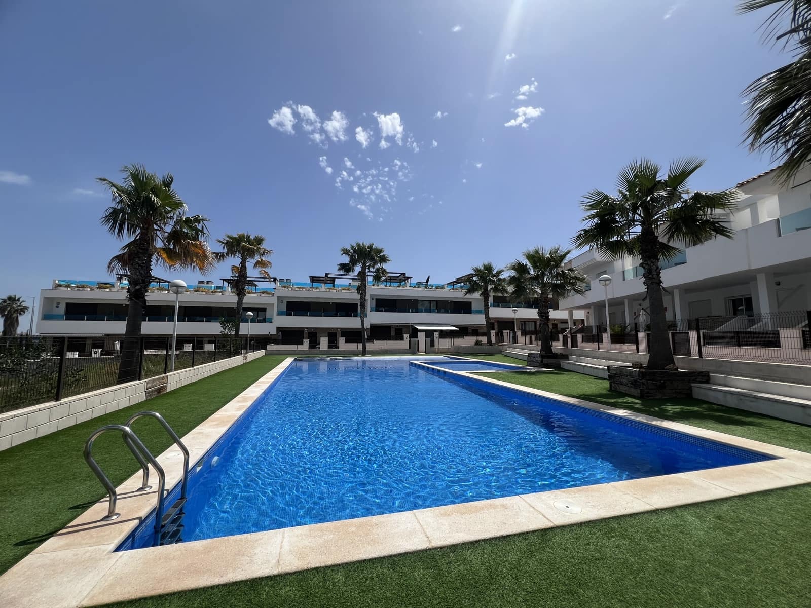 2 bedroom Townhouse for rent in Torrevieja - € 1,400 (Ref: 9743995)