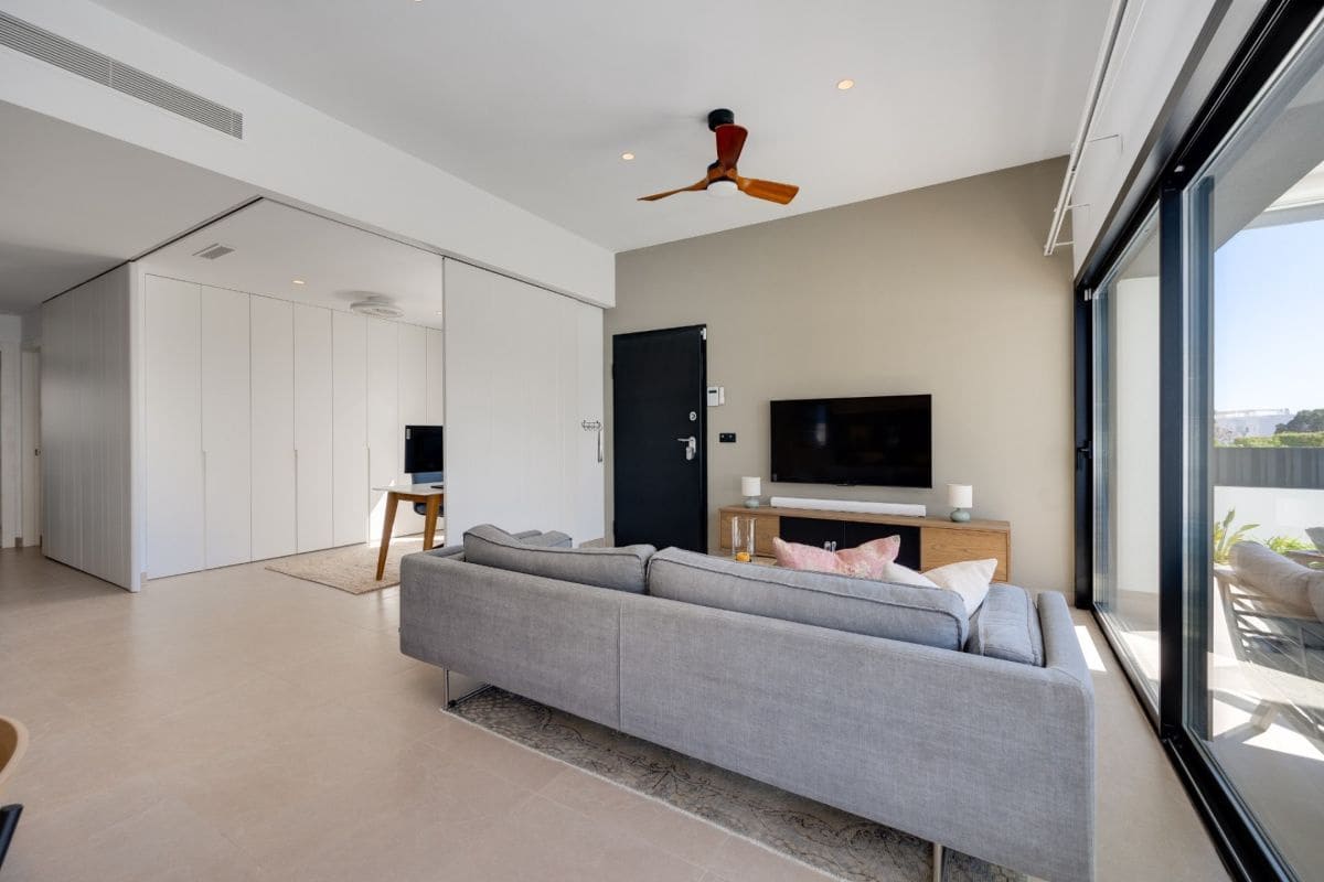 3 makuuhuone Bungalow myytävänä paikassa Pilar de la Horadada mukana uima-altaan 
autotalli - 429 000 € (Ref: 9759518)